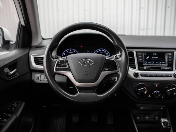 Hyundai Solaris II с пробегом 2019 года, цена 999 000 рублей, 182626 км, седан, Автокод Объявления