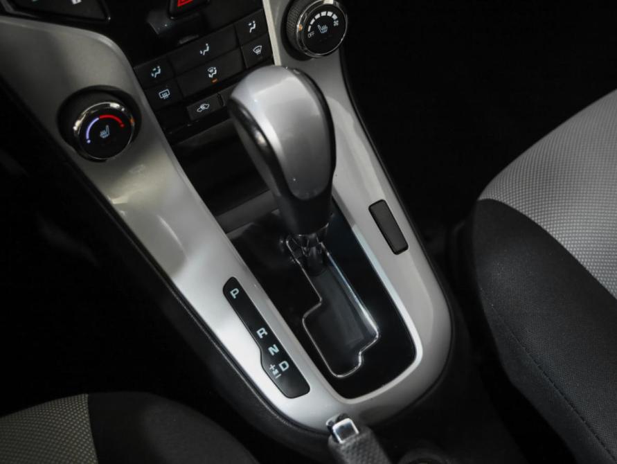 Chevrolet Cruze I Рестайлинг Санкт-Петербург  - изображение 16