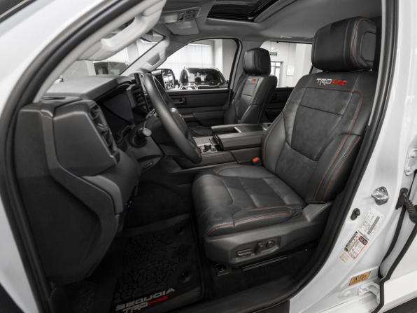 Toyota Sequoia III с пробегом 2023 года, цена 12 750 000 рублей, 25280 км, внедорожник, Автокод Объявления