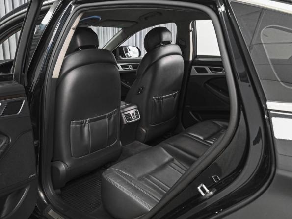 Hyundai Genesis II с пробегом 2015 года, цена 1 699 000 рублей, 277365 км, седан, Автокод Объявления