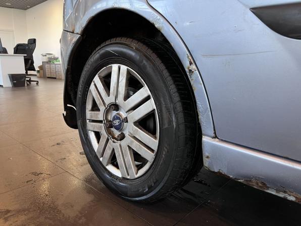 Ford Focus I Рестайлинг с пробегом 2004 года, цена 177 000 рублей, 312063 км, хэтчбек, Автокод Объявления