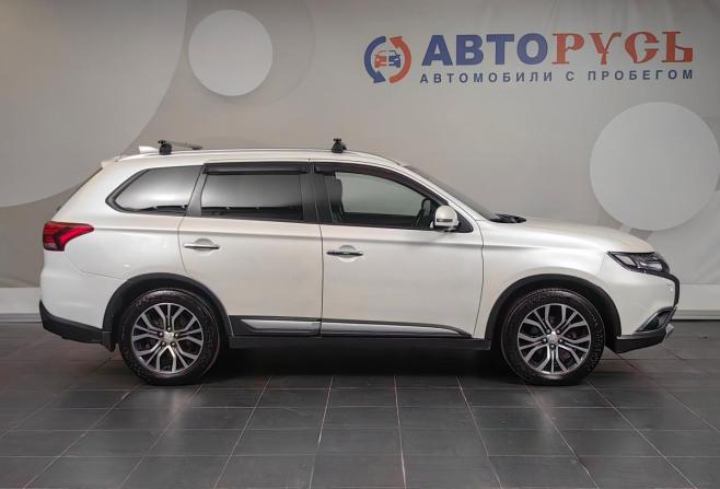 Mitsubishi Outlander III Рестайлинг 2 с пробегом 2017 года, цена 1 888 000 рублей, 142638 км, внедорожник, Автокод Объявления