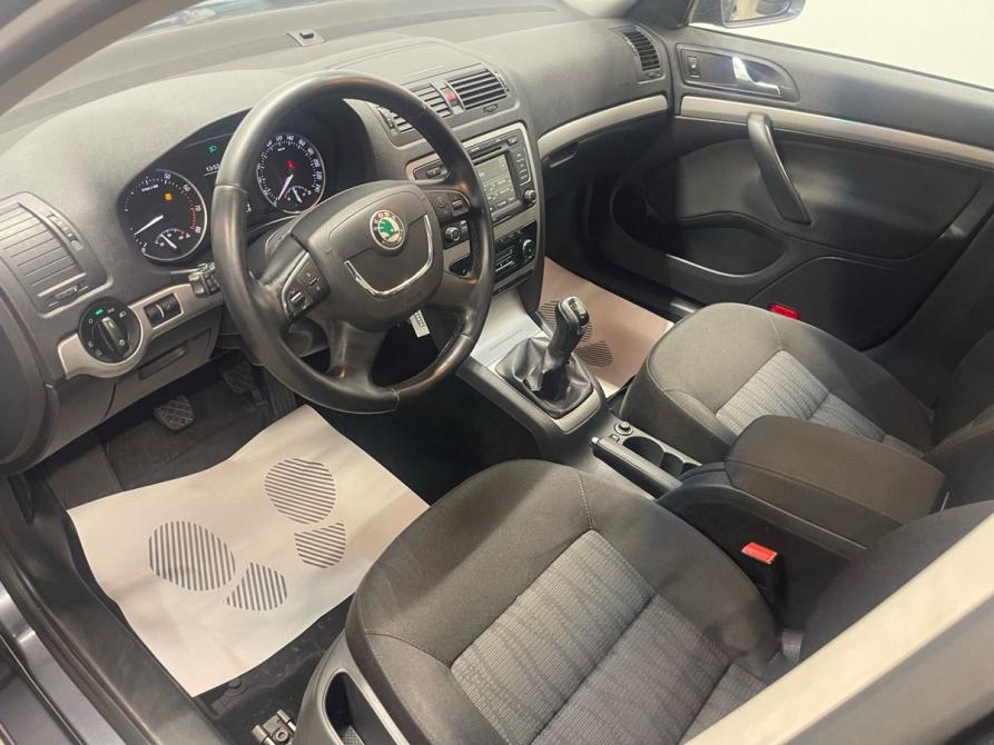 Skoda Octavia II (A5) Рестайлинг Санкт-Петербург  - изображение 10
