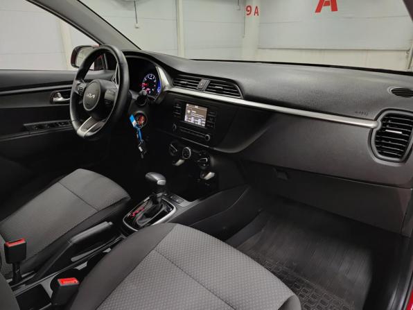 Kia Rio IV Рестайлинг с пробегом 2021 года, цена 1 950 000 рублей, 30001 км, хэтчбек, Автокод Объявления