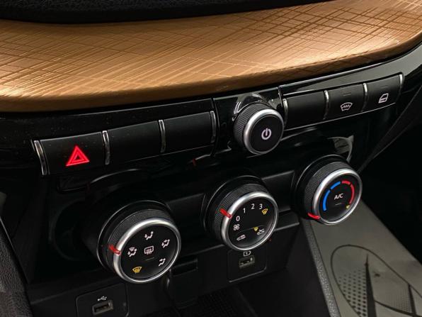 Lada (ВАЗ) Vesta I Рестайлинг (NG) с пробегом 2023 года, цена 1 420 000 рублей, 45105 км, седан, Автокод Объявления