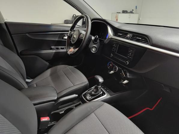 Kia Rio IV Рестайлинг с пробегом 2021 года, цена 1 360 000 рублей, 102120 км, седан, Автокод Объявления