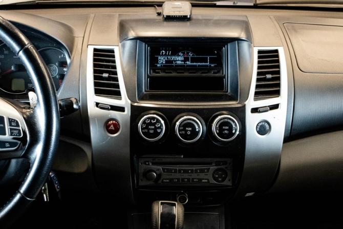 Mitsubishi Pajero Sport II Рестайлинг с пробегом 2013 года, цена 1 769 000 рублей, 203793 км, внедорожник, Автокод Объявления