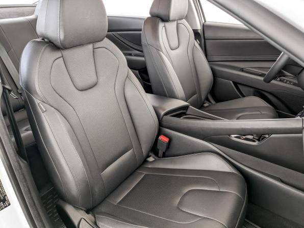 Hyundai Elantra VII (CN7) Рестайлинг с пробегом 2025 года, цена 2 470 000 рублей, 12920 км, седан, Автокод Объявления