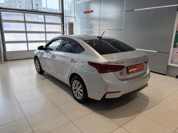 Hyundai Solaris II с пробегом 2019 года, цена 1 409 000 рублей, 90000 км, седан, Автокод Объявления