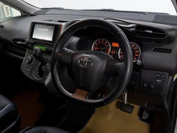 Toyota Wish II Рестайлинг с пробегом 2013 года, цена 1 499 000 рублей, 117391 км, минивэн, Автокод Объявления