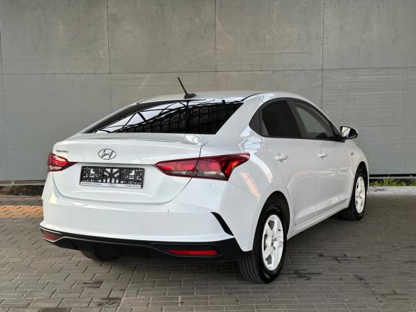 Hyundai Solaris II Рестайлинг с пробегом 2020 года, цена 1 719 000 рублей, 32000 км, седан, Автокод Объявления
