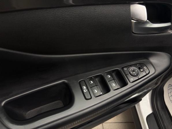 Hyundai Santa Fe IV Рестайлинг с пробегом 2021 года, цена 3 689 000 рублей, 44550 км, внедорожник, Автокод Объявления