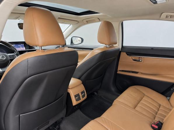 Lexus ES VI Рестайлинг с пробегом 2015 года, цена 1 999 000 рублей, 217673 км, седан, Автокод Объявления