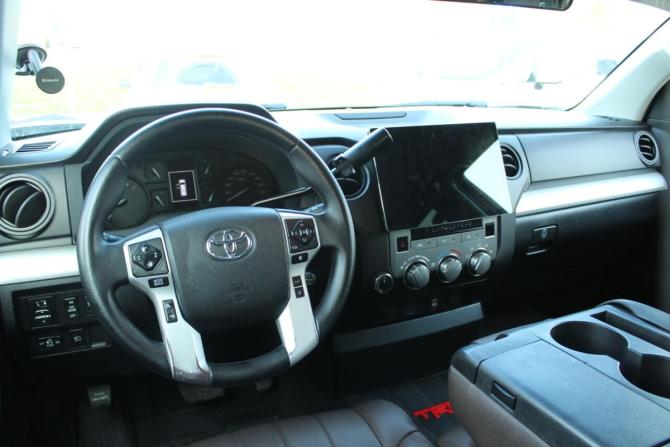 Toyota Tundra II Рестайлинг с пробегом 2018 года, цена 7 600 000 рублей, 68415 км, пикап, Автокод Объявления