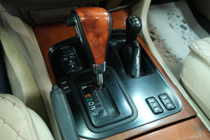 Lexus LX II с пробегом 2001 года, цена 1 899 000 рублей, 330000 км, внедорожник, Автокод Объявления