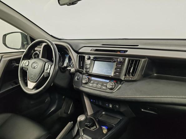 Toyota RAV4 IV (XA40) Рестайлинг с пробегом 2016 года, цена 2 350 000 рублей, 89154 км, внедорожник, Автокод Объявления
