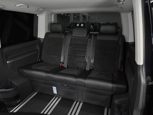 Volkswagen Multivan T6 с пробегом 2019 года, цена 3 499 000 рублей, 216000 км, минивэн, Автокод Объявления