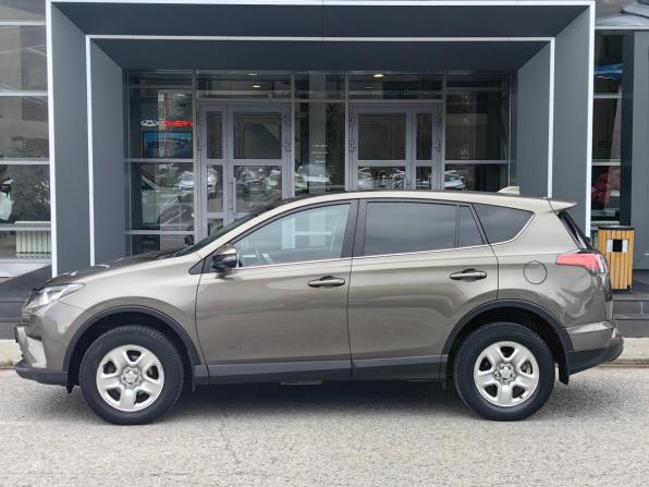 Toyota RAV4 IV (XA40) Рестайлинг с пробегом 2018 года, цена 2 446 000 рублей, 112000 км, внедорожник, Автокод Объявления