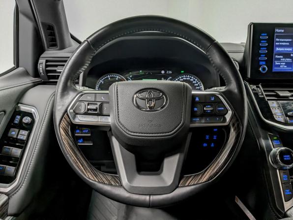 Toyota Land Cruiser 300 Series с пробегом 2021 года, цена 8 330 000 рублей, 72948 км, внедорожник, Автокод Объявления