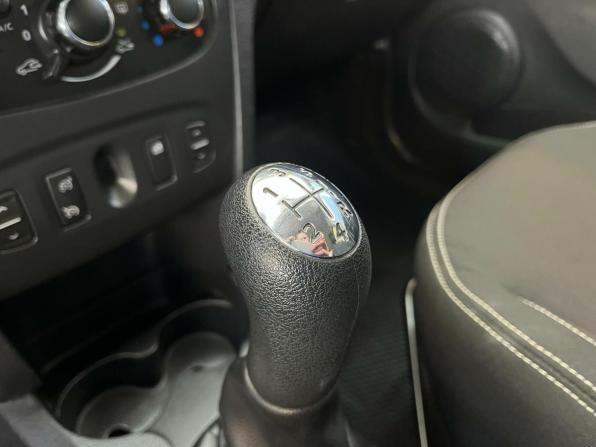 Renault Logan II с пробегом 2017 года, цена 739 540 рублей, 79380 км, седан, Автокод Объявления