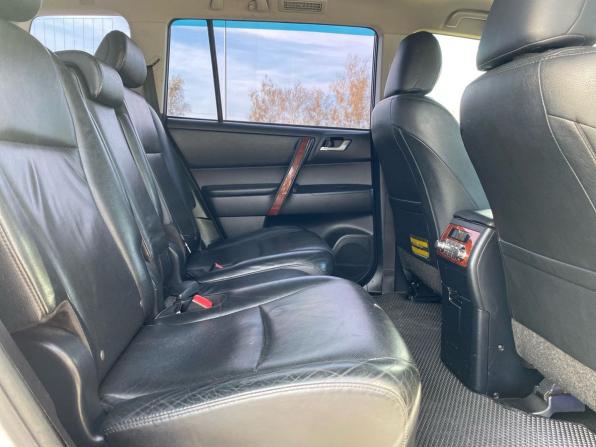 Toyota Highlander II (XU40) Рестайлинг с пробегом 2011 года, цена 1 715 000 рублей, 268200 км, внедорожник, Автокод Объявления