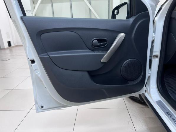 Renault Sandero II Рестайлинг с пробегом 2019 года, цена 1 190 000 рублей, 85548 км, хэтчбек, Автокод Объявления