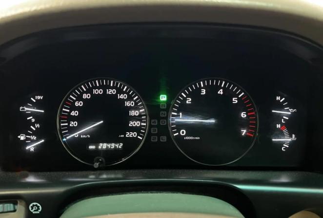 Toyota Land Cruiser 100 Series Рестайлинг 1 с пробегом 2005 года, цена 2 150 000 рублей, 284942 км, внедорожник, Автокод Объявления