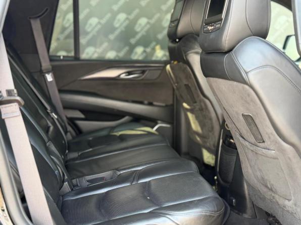 Cadillac Escalade IV с пробегом 2015 года, цена 3 500 000 рублей, 162800 км, внедорожник, Автокод Объявления