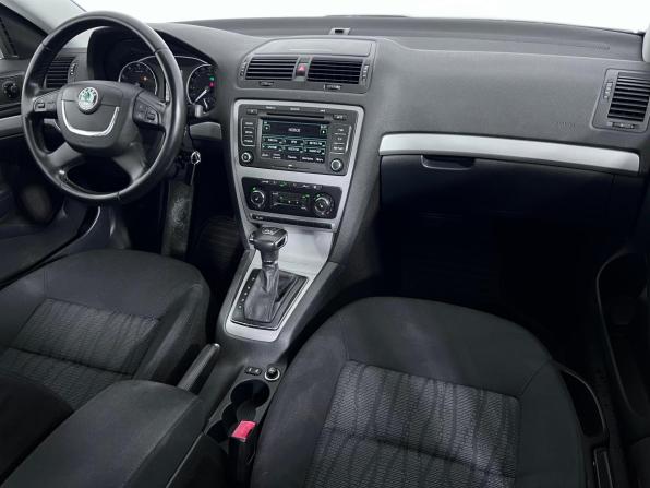 Skoda Octavia II (A5) Рестайлинг с пробегом 2011 года, цена 1 198 000 рублей, 97280 км, лифтбек, Автокод Объявления