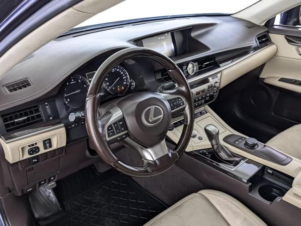 Lexus ES VI Рестайлинг с пробегом 2017 года, цена 2 700 000 рублей, 183749 км, седан, Автокод Объявления