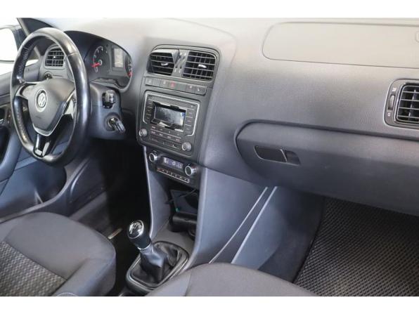 Volkswagen Polo V Рестайлинг с пробегом 2017 года, цена 1 360 000 рублей, 47959 км, седан, Автокод Объявления