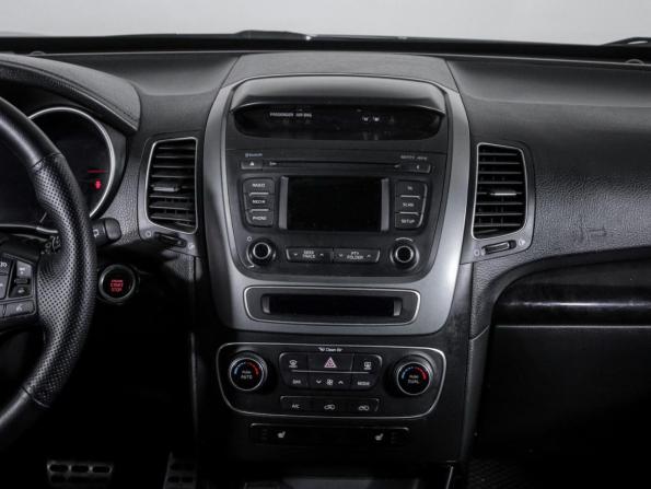 Kia Sorento II Рестайлинг с пробегом 2012 года, цена 1 550 000 рублей, 235100 км, внедорожник, Автокод Объявления