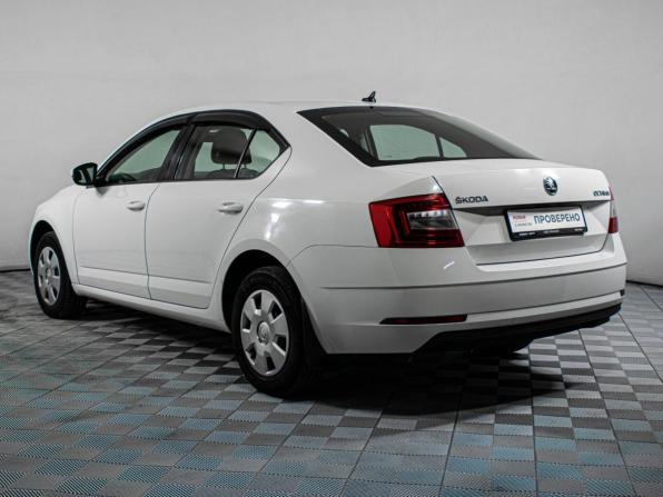 Skoda Octavia III (A7) Рестайлинг с пробегом 2018 года, цена 1 297 000 рублей, 207417 км, лифтбек, Автокод Объявления