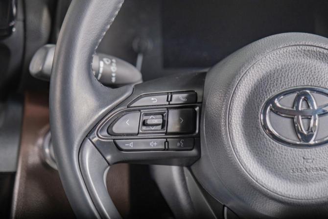 Toyota Yaris Cross с пробегом 2021 года, цена 2 269 000 рублей, 65700 км, внедорожник, Автокод Объявления