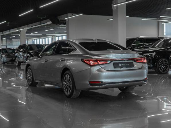 Lexus ES VII Рестайлинг 2 с пробегом 2025 года, цена 5 700 000 рублей, 17 км, седан, Автокод Объявления