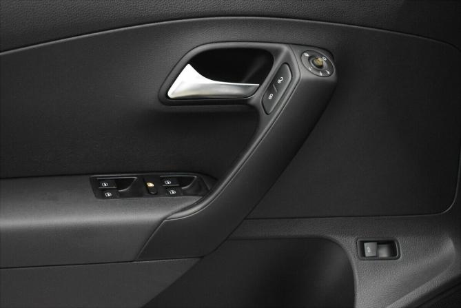 Volkswagen Polo V Рестайлинг с пробегом 2020 года, цена 1 430 000 рублей, 124479 км, седан, Автокод Объявления
