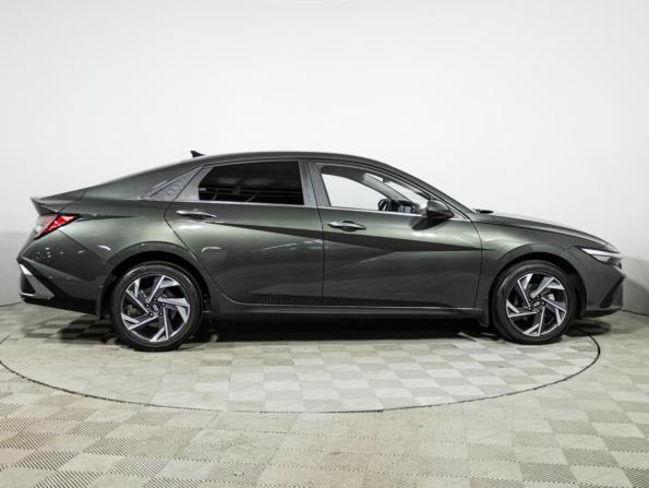 Hyundai Elantra VII (CN7) Рестайлинг с пробегом 2024 года, цена 2 399 700 рублей, 17853 км, седан, Автокод Объявления