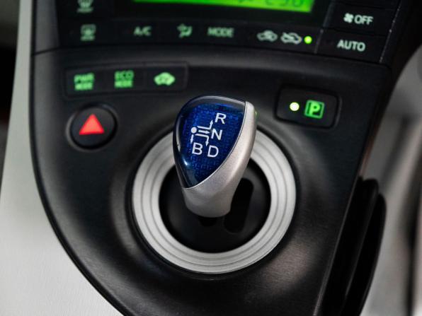Toyota Prius III (XW30) с пробегом 2010 года, цена 949 500 рублей, 257844 км, лифтбек, Автокод Объявления