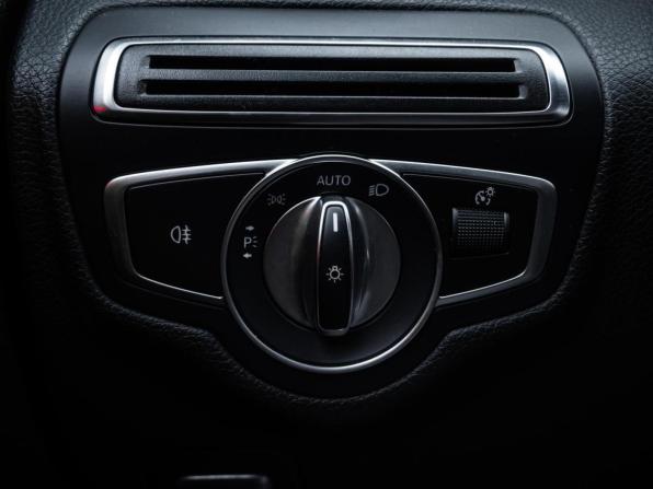 Mercedes-Benz C-Класс IV (W205) Рестайлинг с пробегом 2018 года, цена 2 650 000 рублей, 164866 км, седан, Автокод Объявления