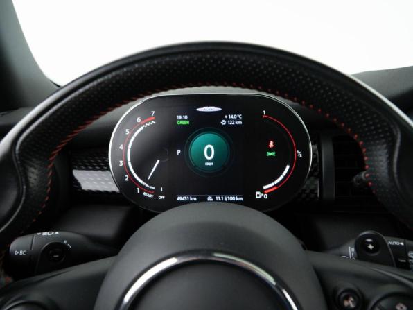 Mini Hatch III (F55/F56) Рестайлинг с пробегом 2021 года, цена 3 399 444 рубля, 49431 км, хэтчбек, Автокод Объявления