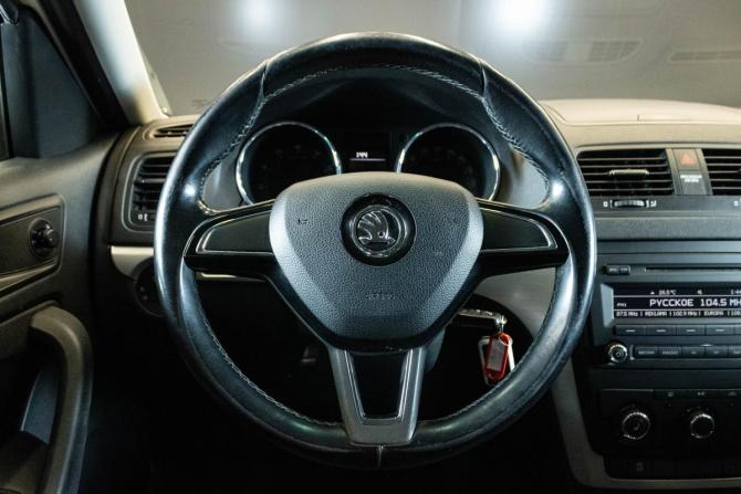 Skoda Yeti I Рестайлинг с пробегом 2014 года, цена 1 379 000 рублей, 141841 км, внедорожник, Автокод Объявления