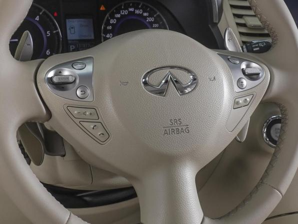 Infiniti QX70 с пробегом 2016 года, цена 2 350 000 рублей, 137877 км, внедорожник, Автокод Объявления