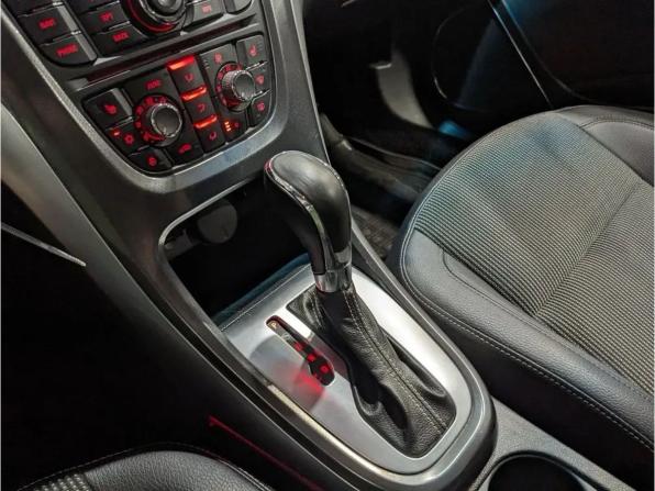 Opel Astra J с пробегом 2011 года, цена 695 000 рублей, 172973 км, универсал, Автокод Объявления