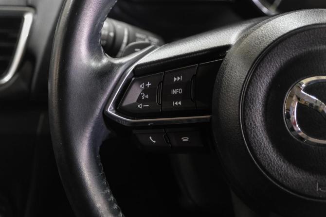 Mazda Axela III с пробегом 2017 года, цена 1 549 000 рублей, 118000 км, хэтчбек, Автокод Объявления