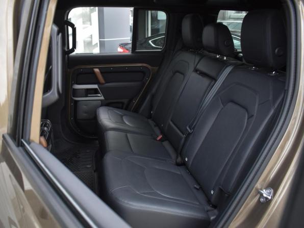 Land Rover Defender II с пробегом 2022 года, цена 5 815 000 рублей, 38943 км, внедорожник, Автокод Объявления
