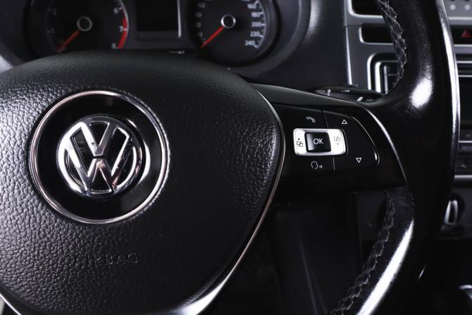 Volkswagen Polo V Рестайлинг с пробегом 2016 года, цена 949 000 рублей, 221000 км, седан, Автокод Объявления