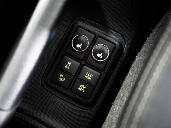 Toyota Aqua I Рестайлинг 2 с пробегом 2017 года, цена 1 329 500 рублей, 75357 км, хэтчбек, Автокод Объявления
