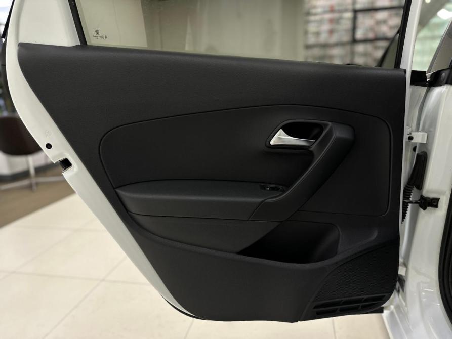 Volkswagen Polo V Рестайлинг Санкт-Петербург  - изображение 25