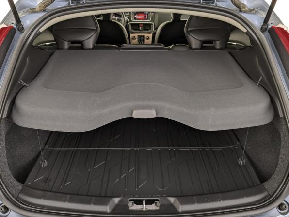 Volvo V40 II Рестайлинг с пробегом 2019 года, цена 2 260 000 рублей, 28752 км, хэтчбек, Автокод Объявления