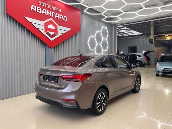 Hyundai Solaris II с пробегом 2018 года, цена 1 225 000 рублей, 115100 км, седан, Автокод Объявления